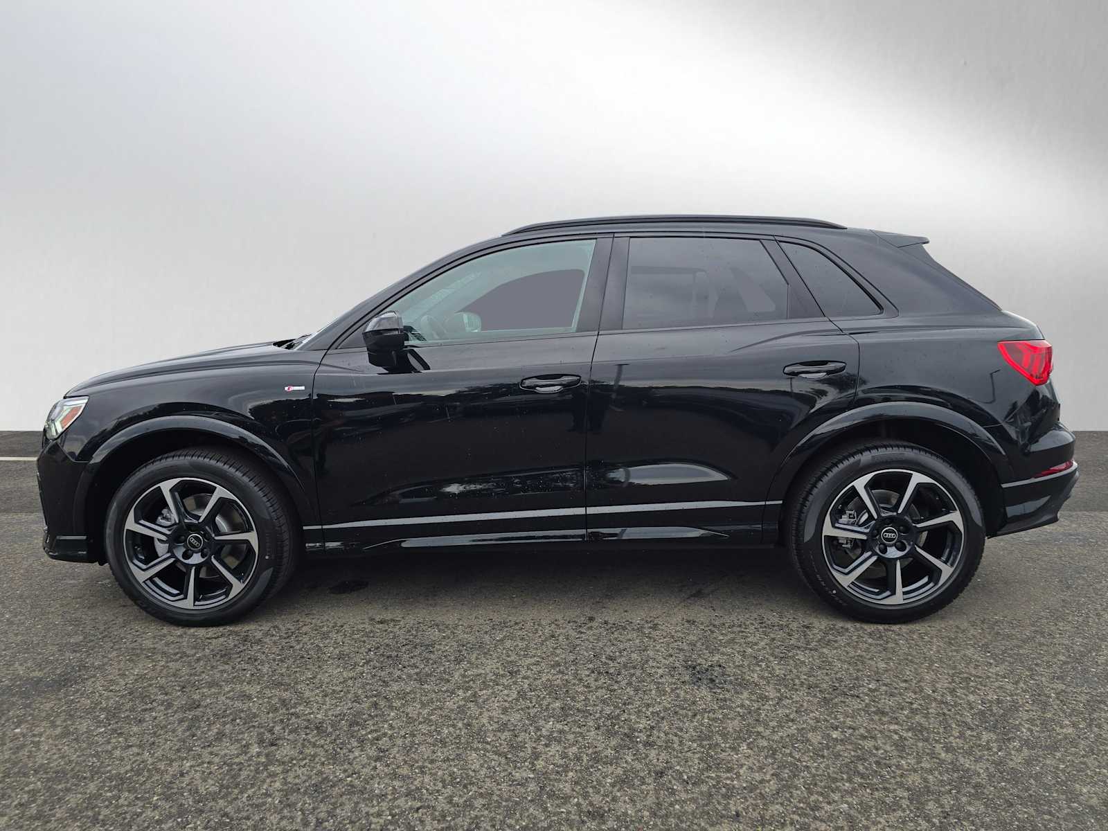 2025 Audi Q3 S Line Premium Plus Image 13 of 39
