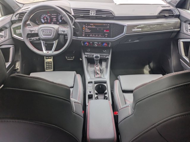 Vehicle image 18 of 33