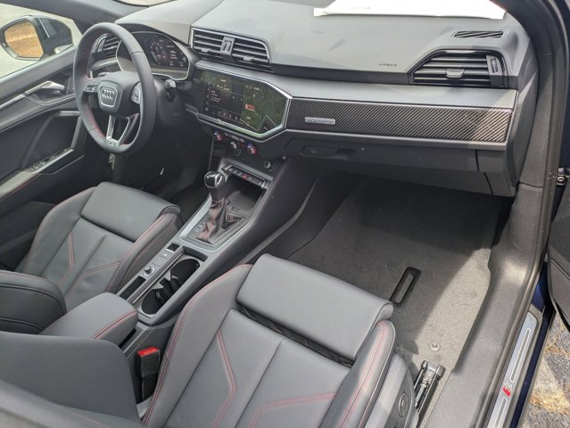 Vehicle image 15 of 33