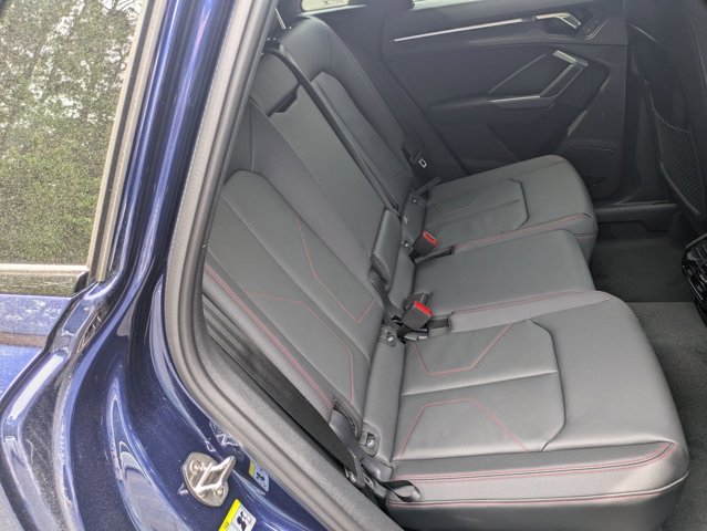 Vehicle image 14 of 33