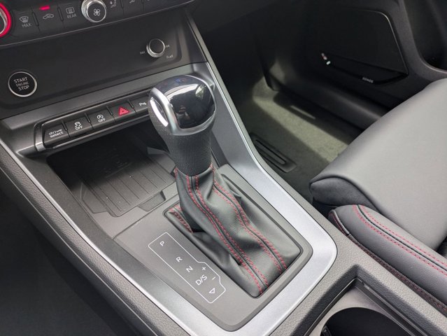 Vehicle image 26 of 33