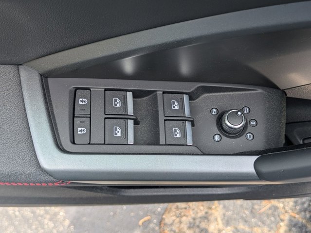Vehicle image 30 of 33