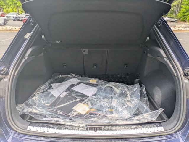 Vehicle image 10 of 33