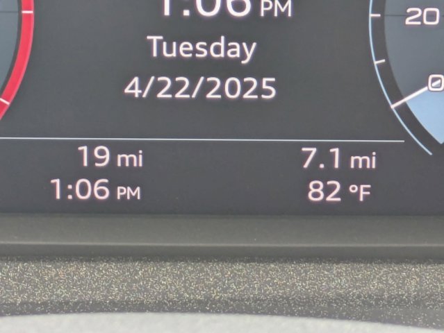 Vehicle image 20 of 33