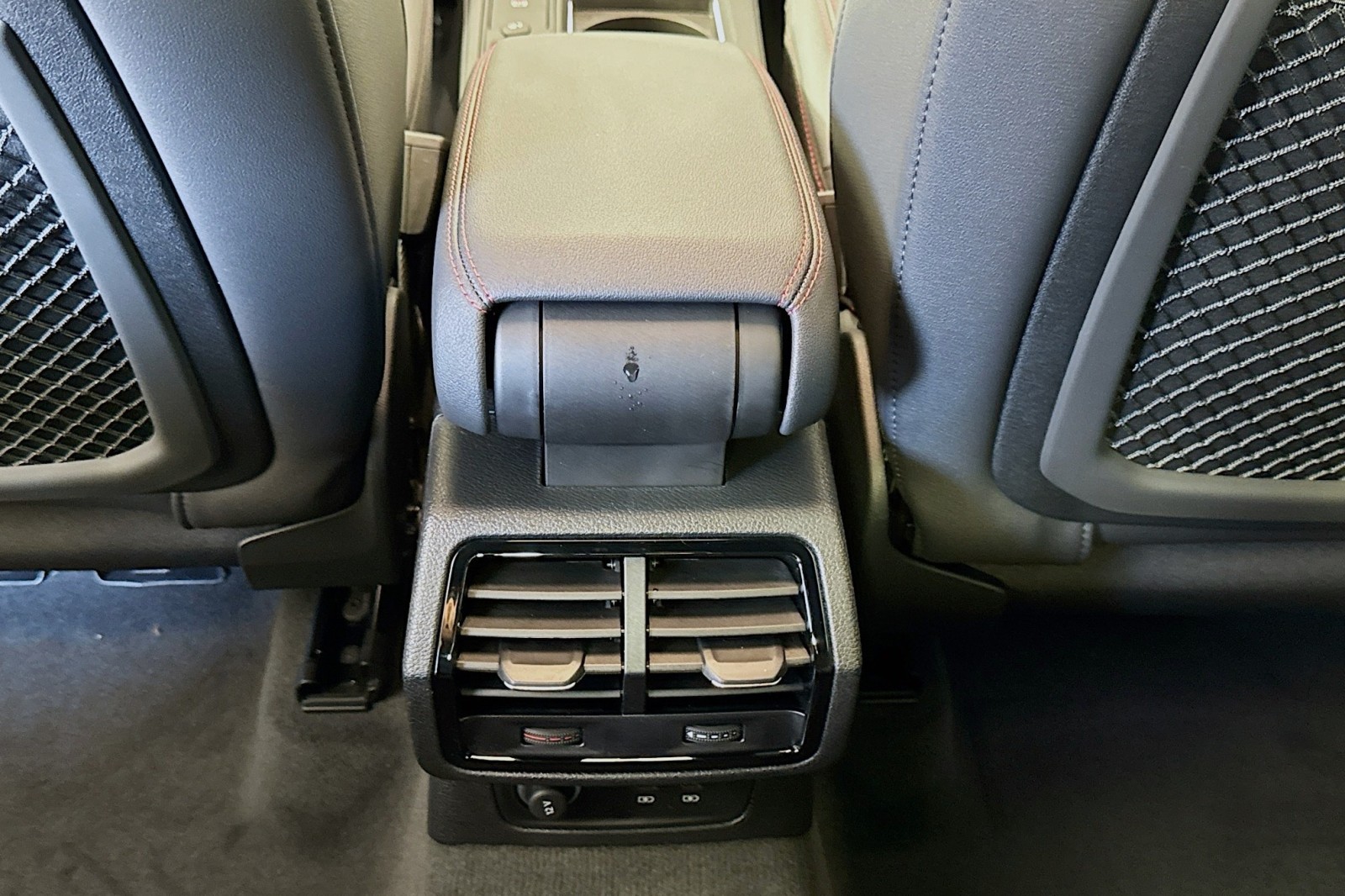 Vehicle image 22 of 29