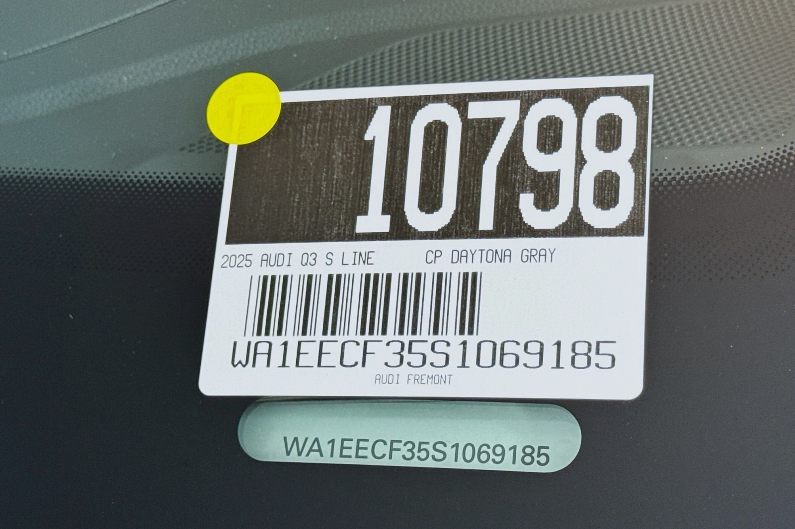 Vehicle image 23 of 29