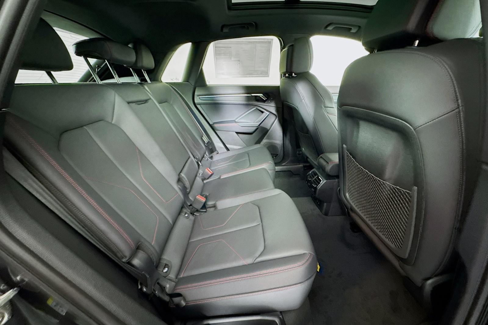 Vehicle image 12 of 29