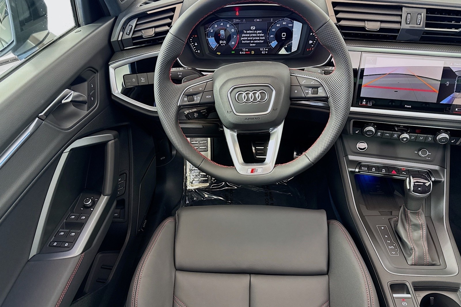 Vehicle image 18 of 29