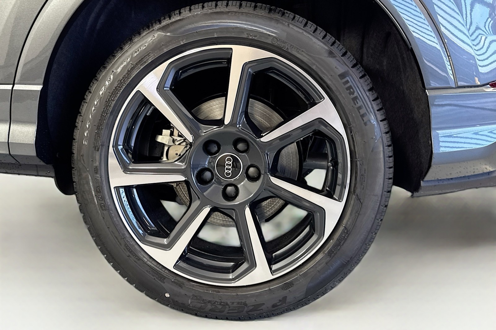 Vehicle image 10 of 29