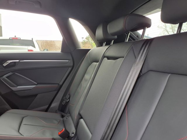 Vehicle image 22 of 25