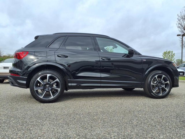 Vehicle image 5 of 25