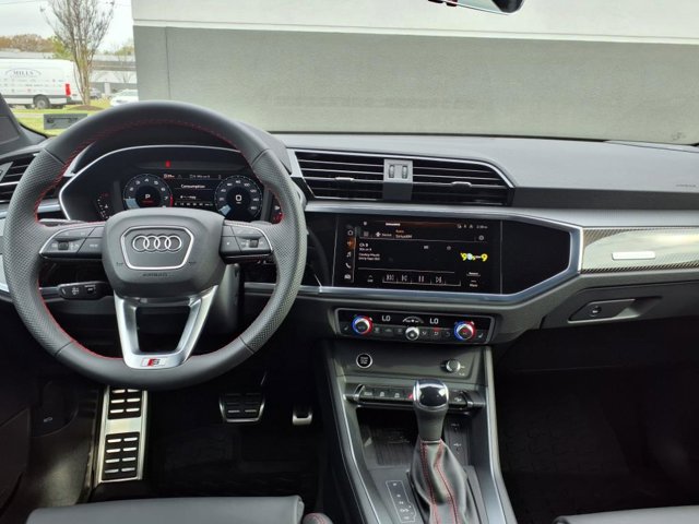 Vehicle image 13 of 25