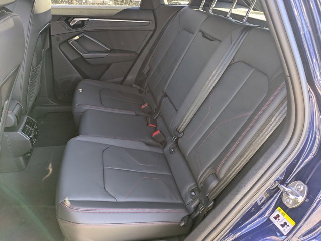 Vehicle image 14 of 34