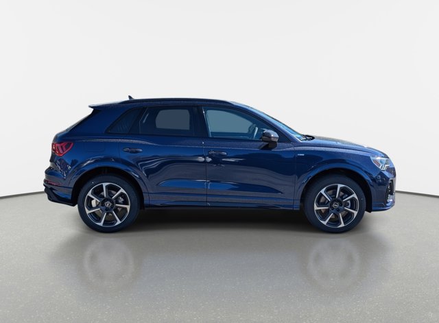 Vehicle image 4 of 34