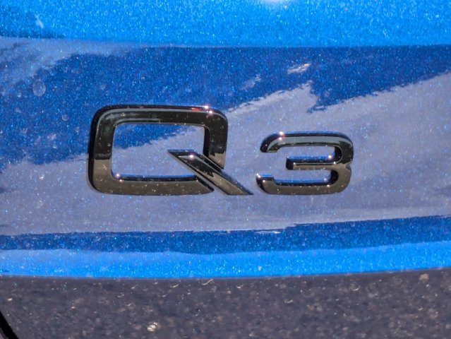 Vehicle image 33 of 34