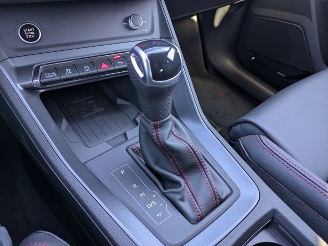 Vehicle image 26 of 34