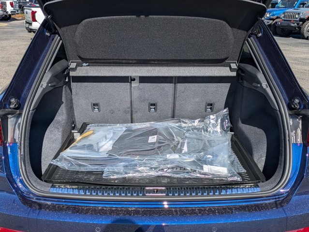 Vehicle image 11 of 34