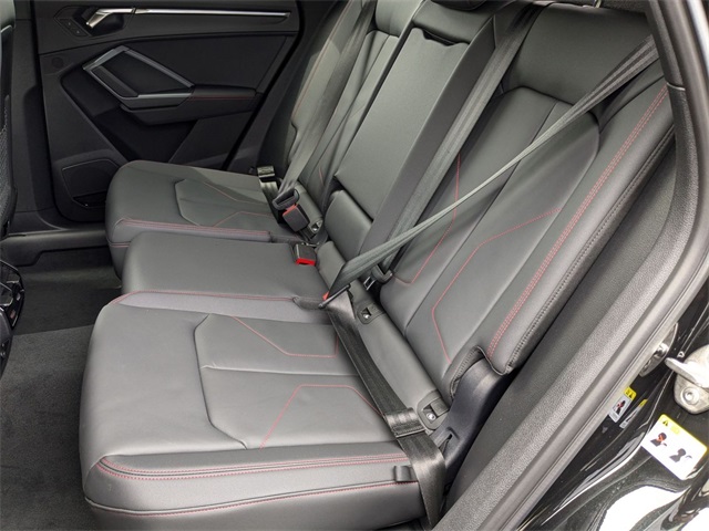 Vehicle image 16 of 19