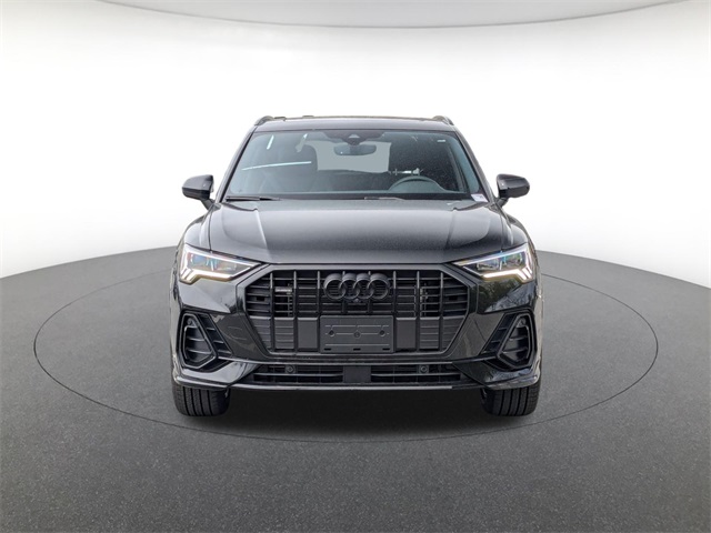 Vehicle image 4 of 19