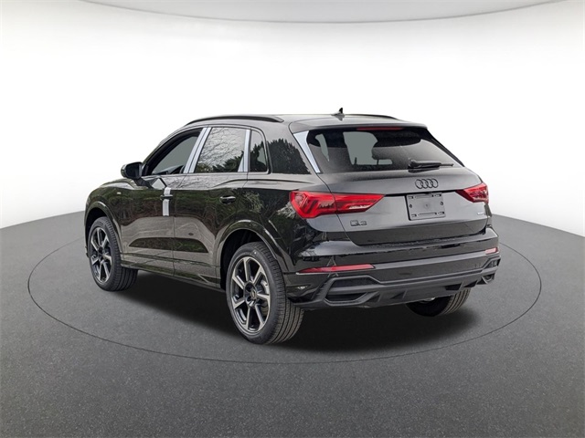 Vehicle image 8 of 19
