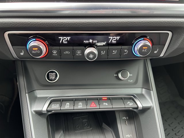 Vehicle image 31 of 37