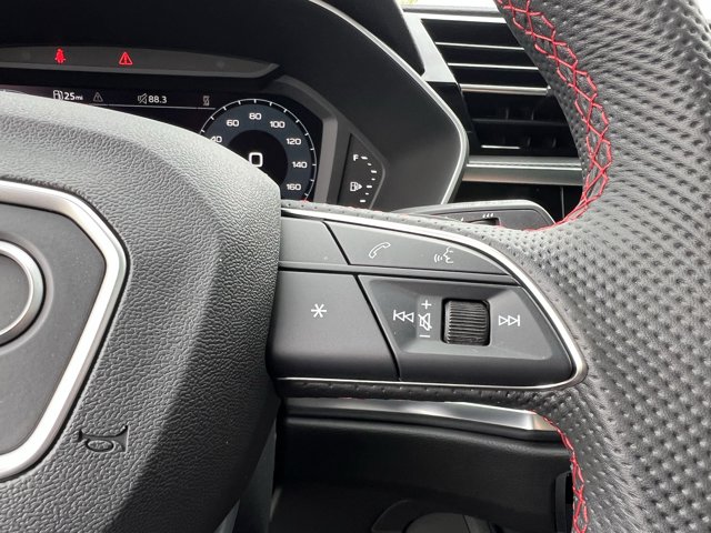 Vehicle image 21 of 37