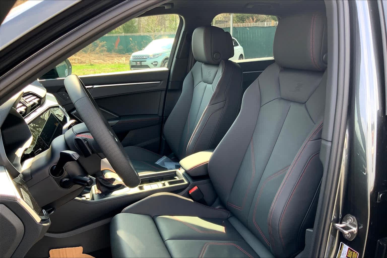 Vehicle image 9 of 18