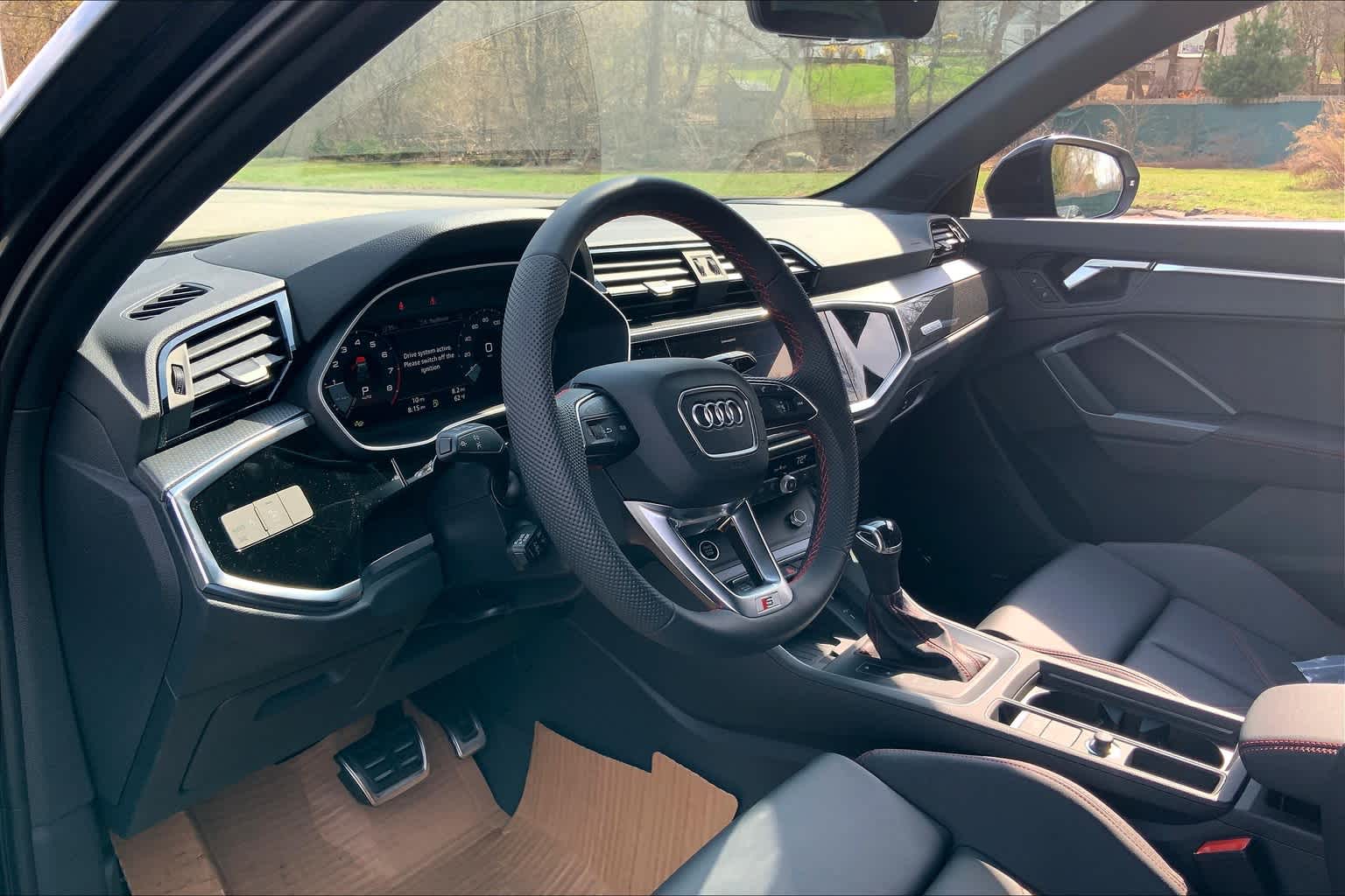 Vehicle image 8 of 18