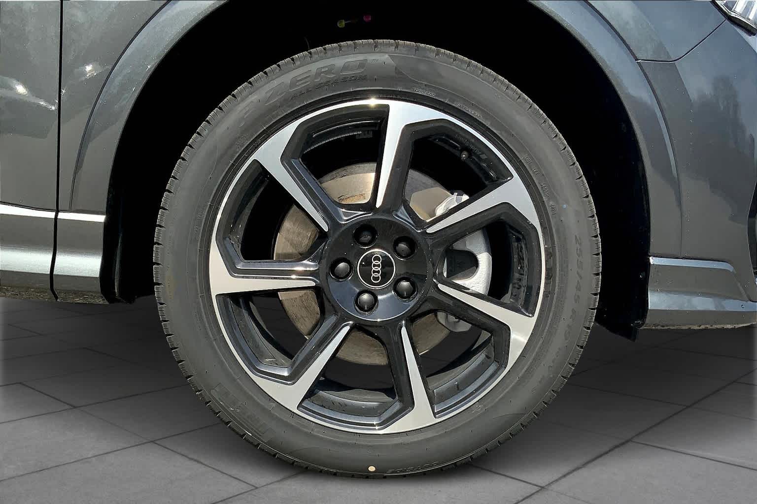 Vehicle image 11 of 18
