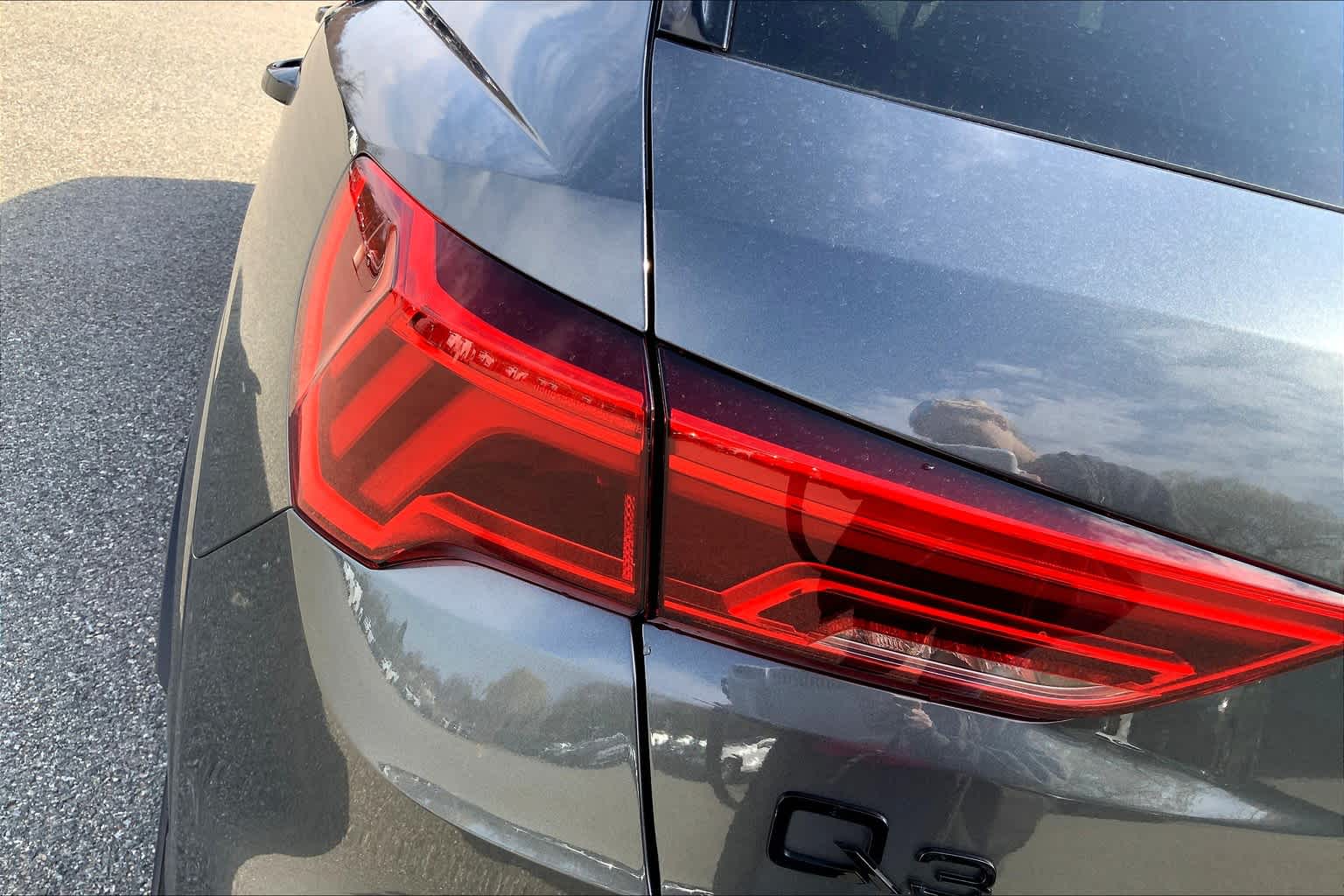 Vehicle image 13 of 18