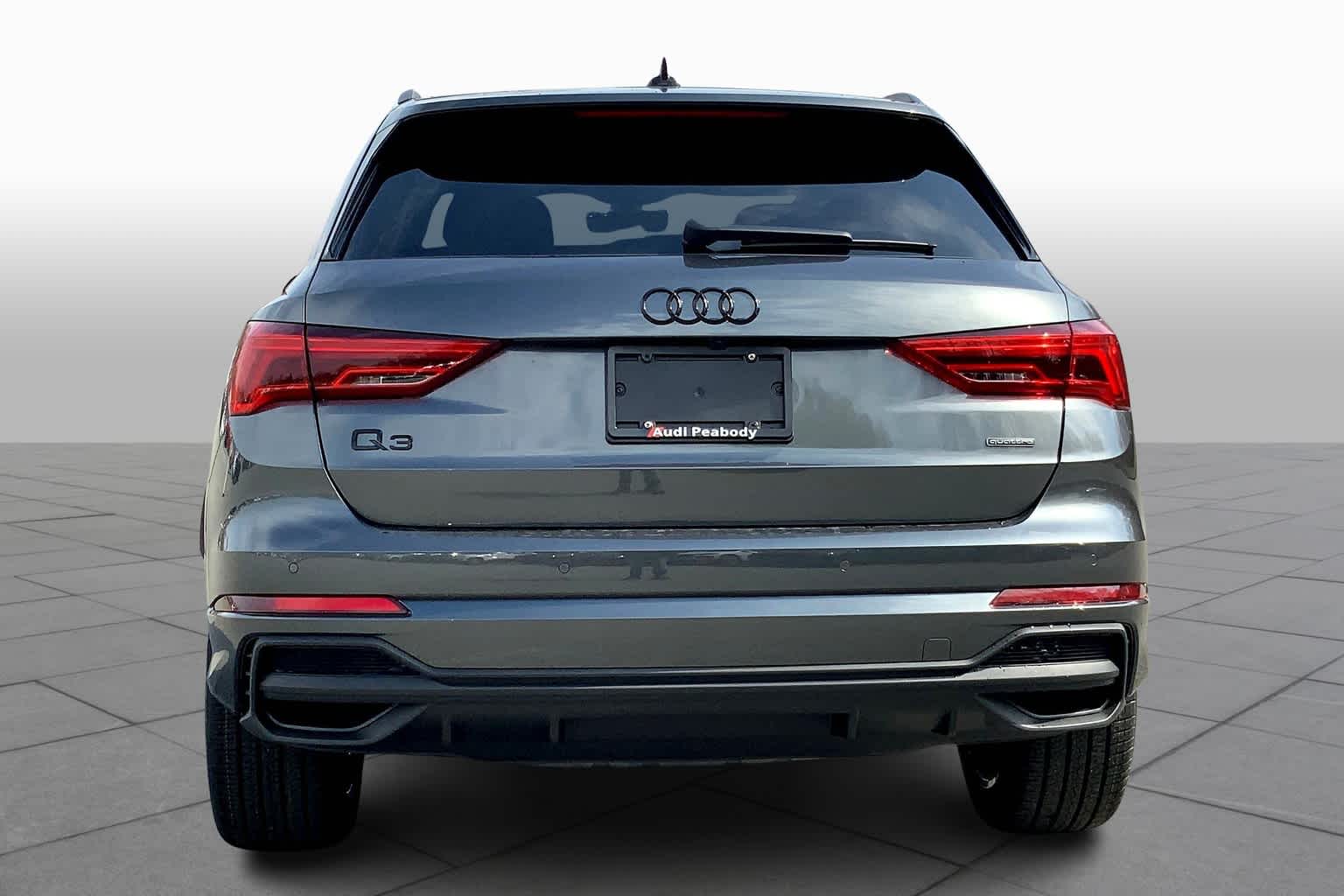 Vehicle image 4 of 18
