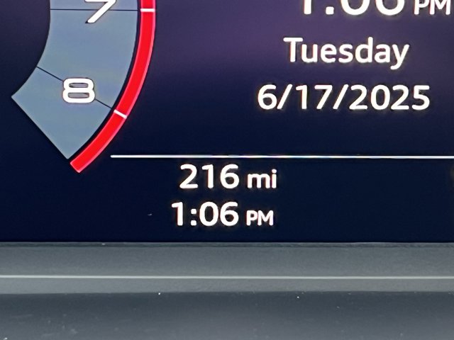 Vehicle image 21 of 37