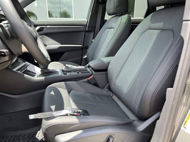 Vehicle image 14 of 37