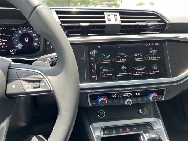 Vehicle image 25 of 37