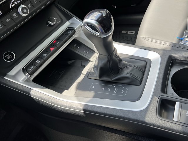 Vehicle image 26 of 37