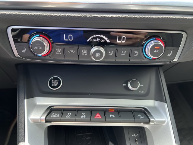 Vehicle image 32 of 37