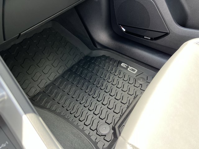 Vehicle image 13 of 37