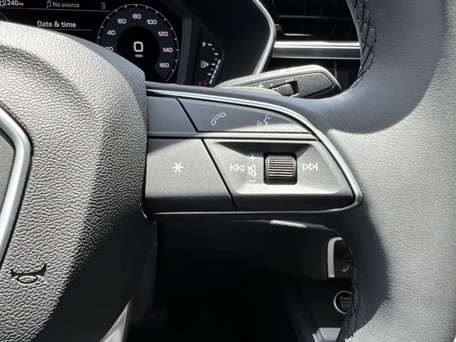 Vehicle image 30 of 37