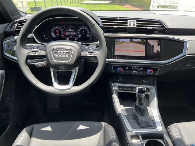 Vehicle image 17 of 37