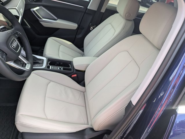 Vehicle image 13 of 34