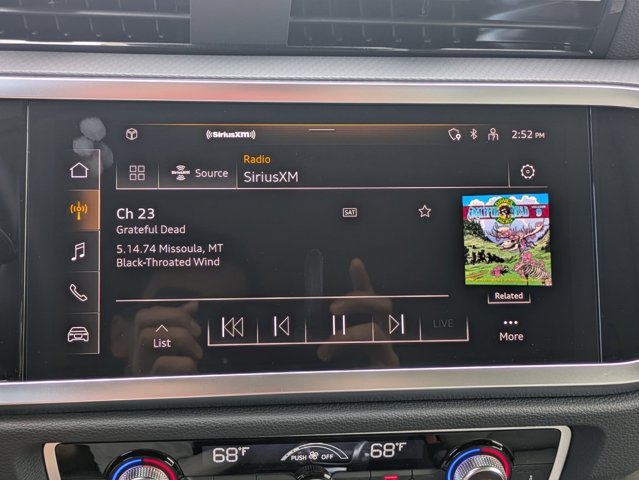 Vehicle image 26 of 34