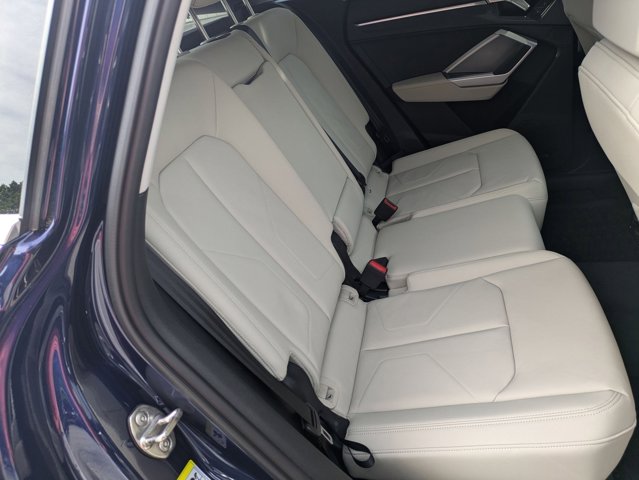 Vehicle image 15 of 34