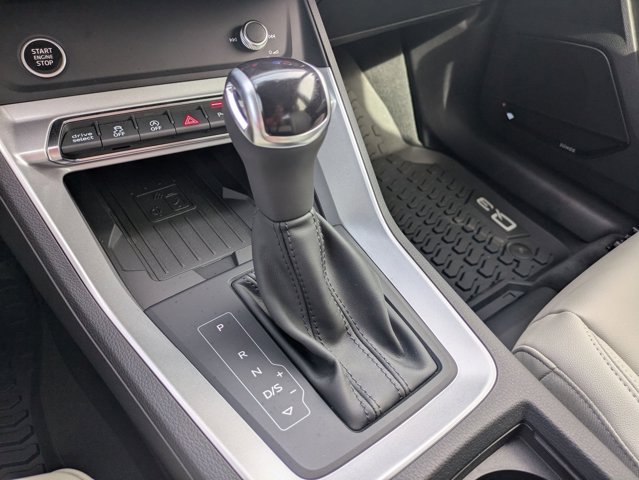 Vehicle image 27 of 34