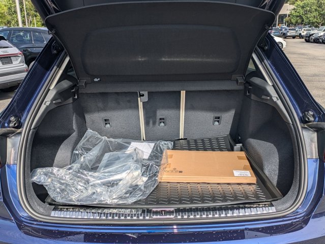 Vehicle image 11 of 34