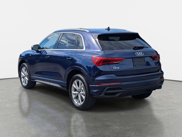 Vehicle image 7 of 34