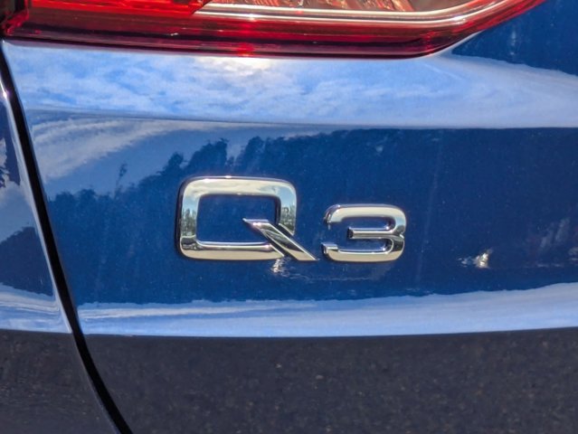 Vehicle image 23 of 34