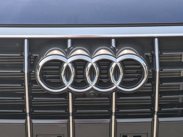 Vehicle image 32 of 34