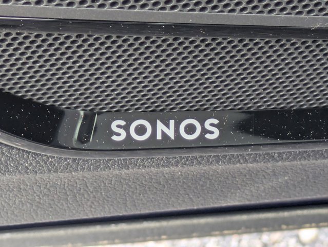 Vehicle image 22 of 34