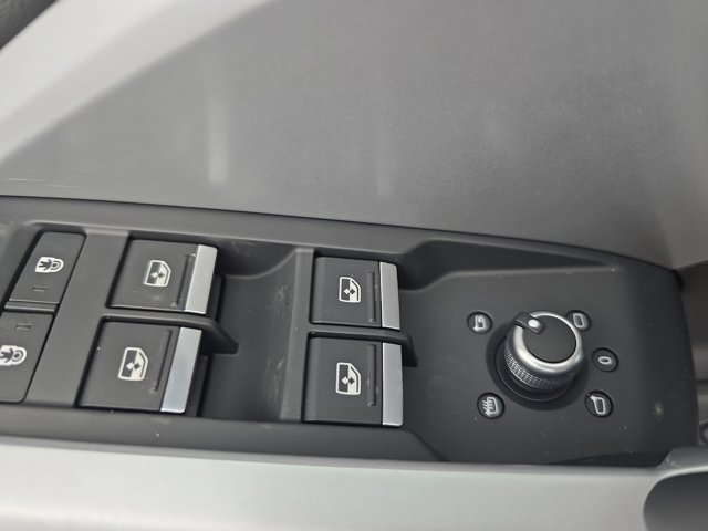 Vehicle image 26 of 35