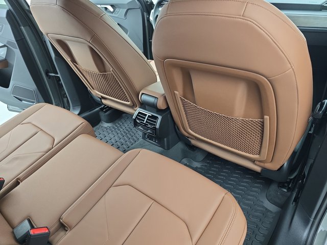 Vehicle image 16 of 35